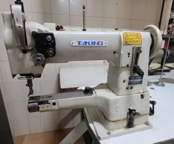 Máquina de braço transporte triplo TAKING TK 335 e BANCADA . PARA RETIRAR