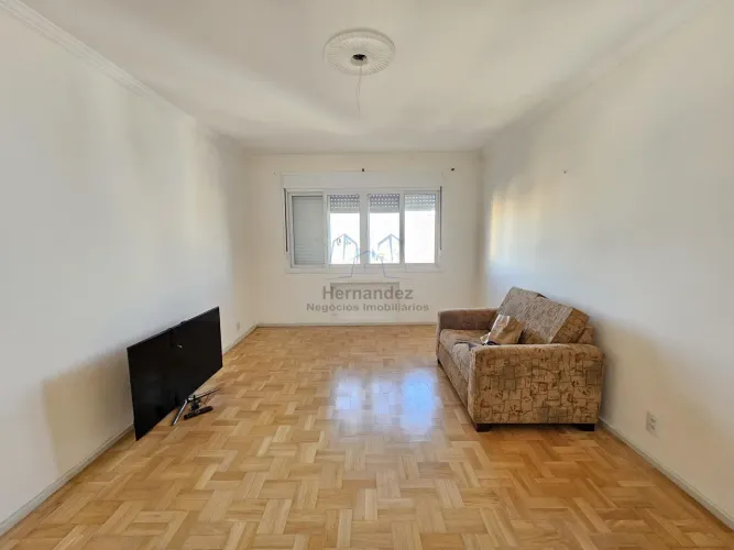 Amplo apartamento à venda no Centro, com 114 m² privativos e excelente estado de