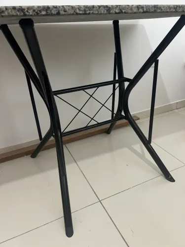 Mesa de jantar 4 lugares com tampo de granito (SEM CADEIRAS)