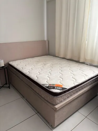 Cama de casal box com baú e colchão