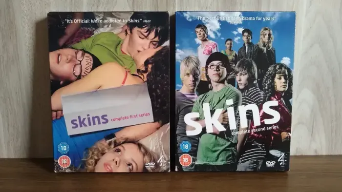 DVD Skins 1a e 2a temporada série box importado raro