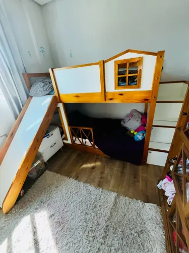 Vende-se beliche de casinha com escorregador