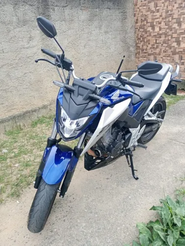 Vendo CB 300f muito nova!