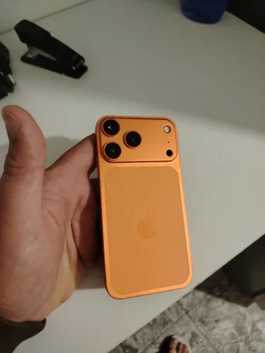 IPhone xr 128gb montado no 17 pro