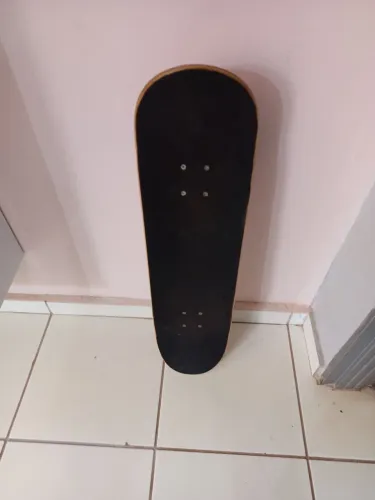 Skate semi novo
