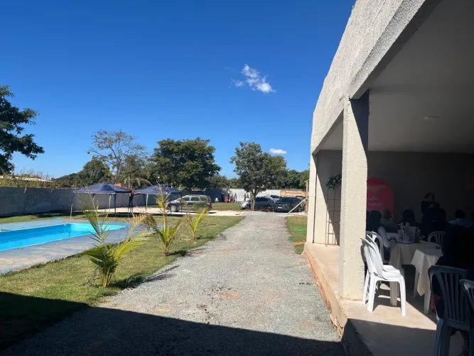 Vendo ou troco por casa em Goiânia ou no Distrito Federal local de evento no jardim inga