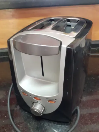 Torradeira Tostadeira de Pao Britânia Tosta Pane 127V