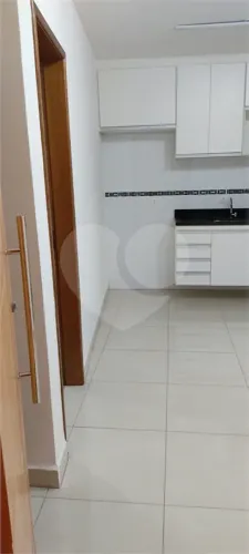 Apartamento 2 quartos a menos de 500 metros do metrô Parada Inglesa.
