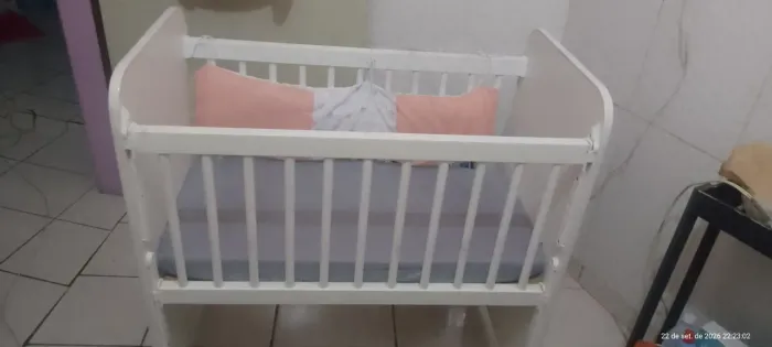Vendo mini berço com colchão