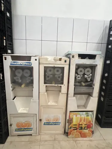 Vendo 3 máquinas suco expresso usada 