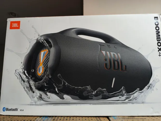 Vendo bombox4 boombox4 original Jbl nova c/nota fiscal