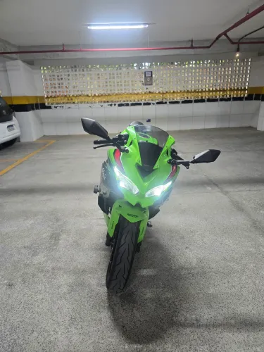 ZX4R kawazaki