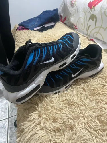 VENDO NIKE TN