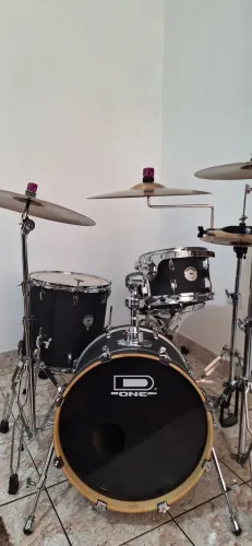 Bateria Acústica Profissional D ONE ROCKET BR18 BKS
