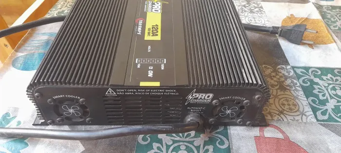 Fonte Taramps Pro Charger automotiva 120A carregadora de bateria