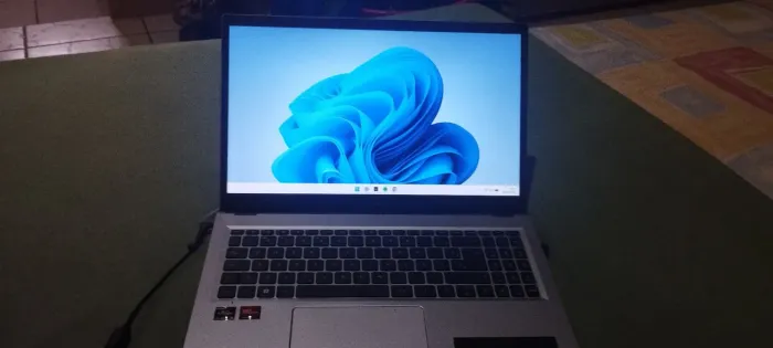 Notebook Acer Aspire 3 Ryzen 5 8GB SSD 238GB