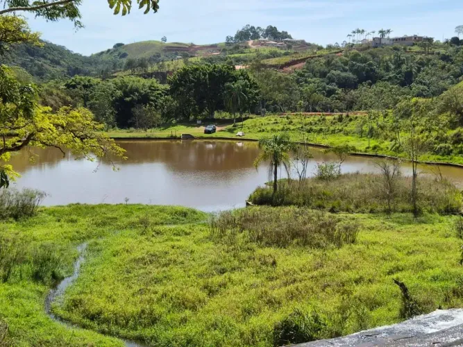 He Lotes com 600m² fácil negociação