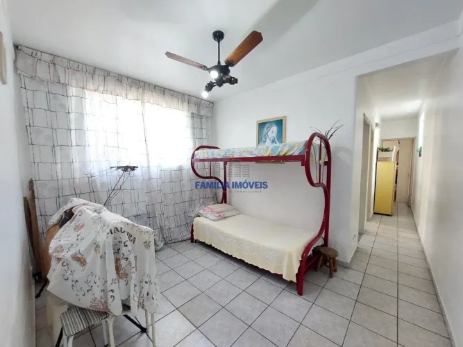 Comprar apartamento com 2 dormitórios quintal Gonzaga Santos/SP