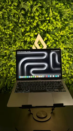Macbook Air 2020 i5 512GB SSD 8GB RAM GARANTIA NF CARREGADOR ECOBAG E TERMO