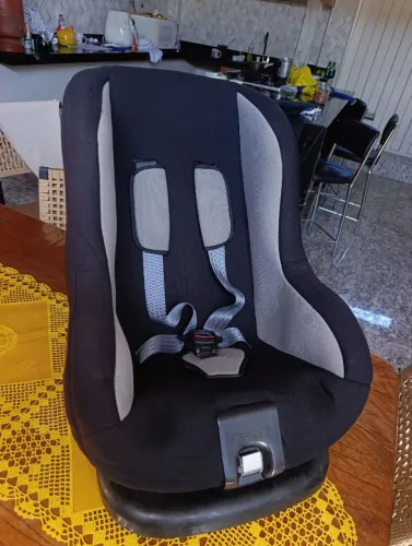 Cadeira infantil para carro marca Voyage 0 a 25 kg. HIGIENIZADA, pronta para uso!