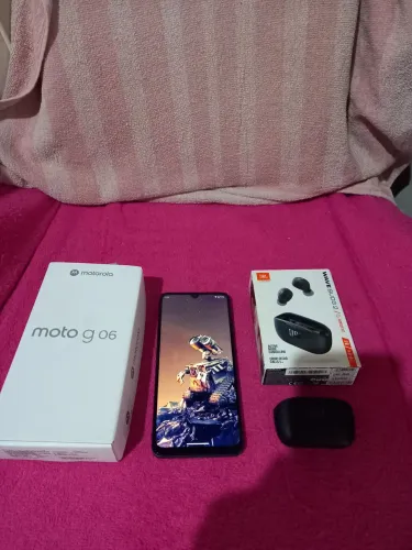 Vendo celular Motorola moto G06 mais fone bluetooth JBL wave buds 2
