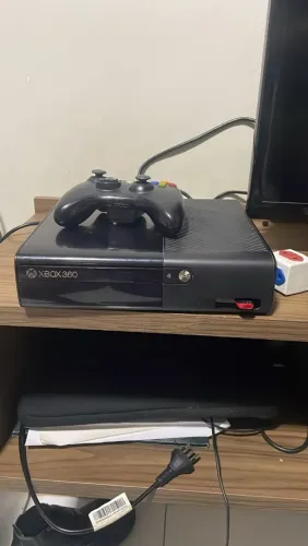 Vende se xbox 360