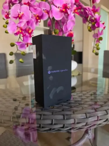 Motorola Signature 5G - 512GB 24GB (12GB RAM + 12GB RAM Boost)