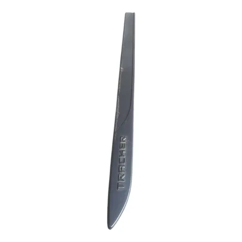 Aplique Friso Porta Dianteira Esquerda Gm Tracker 2021