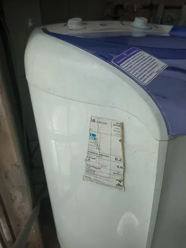 Máquina de lavar Eletrolux ,obs falta trocar a peça de centrifugação.