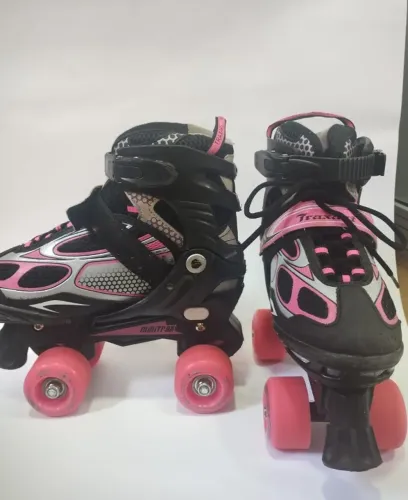 Kit Patins Feminino TRAXART, ajustável do 35 ao 38.