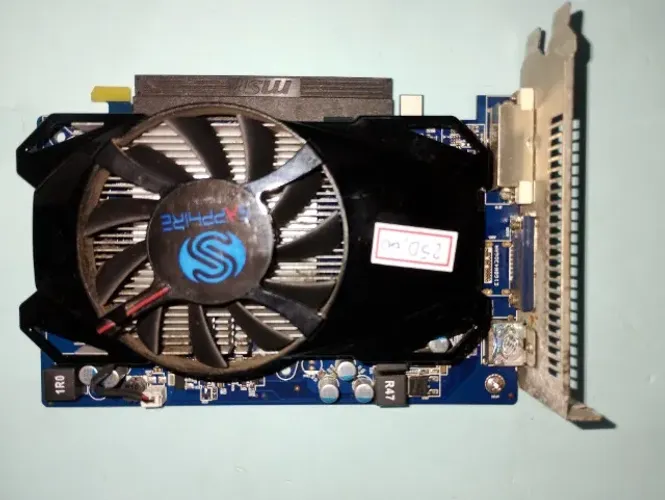 PLACA DE VIDEO HD6670 2 GB