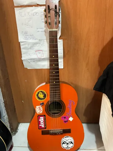 Violão de corda de aço