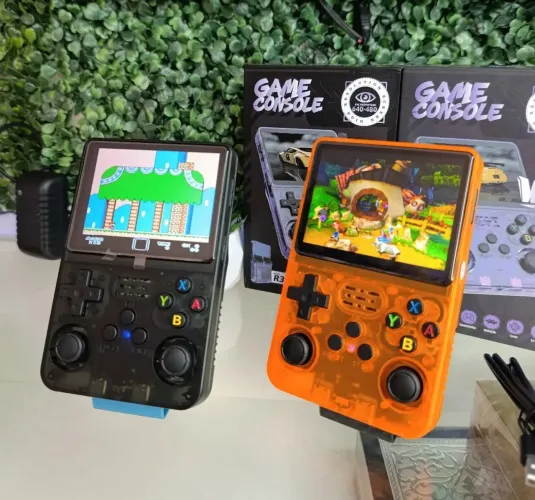 Console Retrô R36S Portátil (Novo a Pronta Entrega)