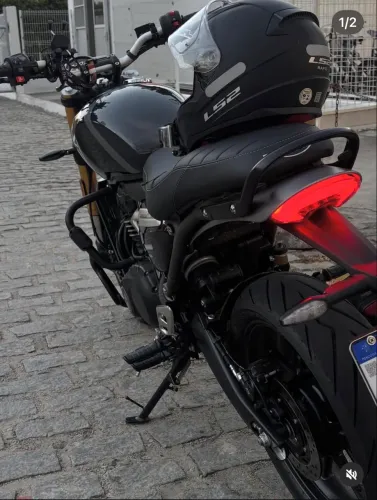 Triumph speed 400