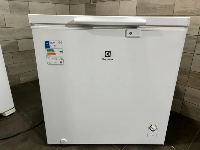 FREZEER ELETROLUX POUCO USADO