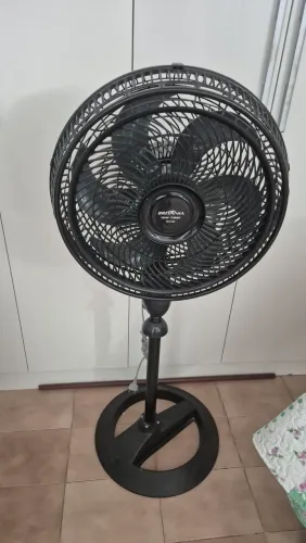 Vendo ventilador Britânia com defeito. 