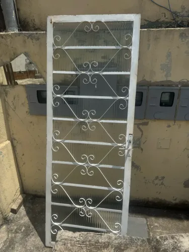 Porta em ótimo estado