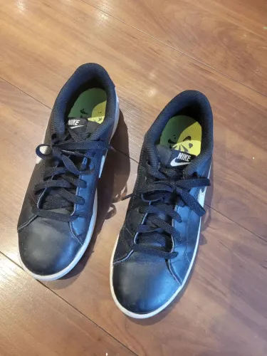 Tenis Nike infantil tam. 35.5 - Excelente estado.