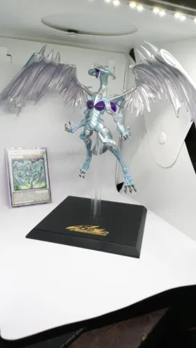 Action Figure Dragão da Poeira Estelar