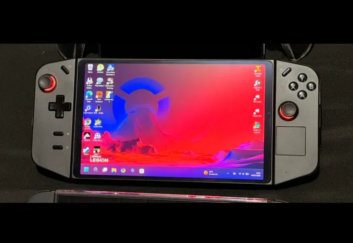 VENDO OU TROCO POR PC - Legion GO 1TB IMPECÁVEL