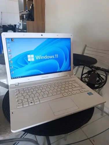 Notebook Samsung Intel Core i3 6GB RAM Bateria Boa Em Boas Condições