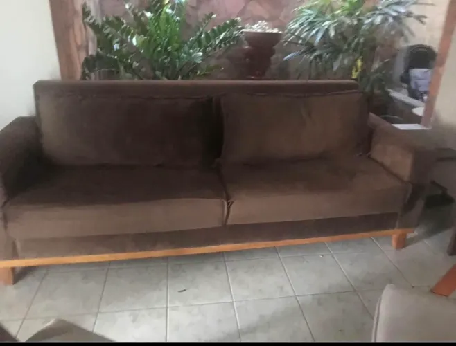 Lindo sofá retrátil novissimo