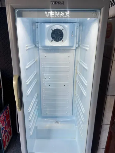 Geladeira Expositora Venax VV300 300L Porta de Vidro - 220V