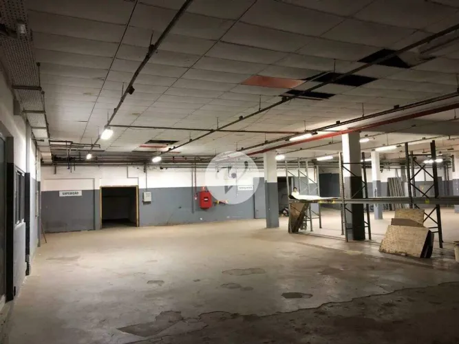 Galpão Comercial de 2.300 m² para Aluguel em Jardim Pastoril