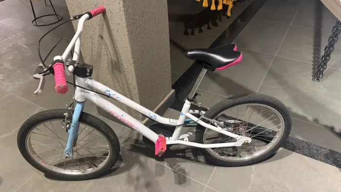 Bike BTWIN aro 20 para meninas. Muito linda!