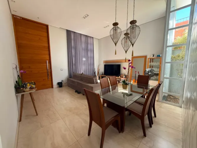 Mesa com 6 cadeiras + buffet