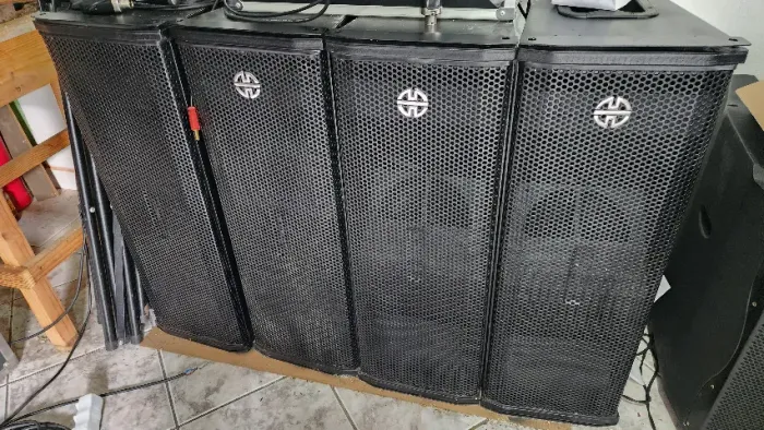 4 Caixa Ativa Line Array 1200w Ola 208 Pt - Oneal -raridade Preto (Usado)