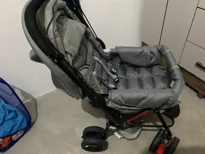 CARRINHO DE BEBÊ NOVO