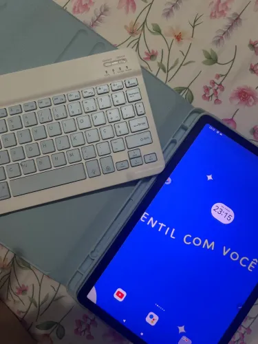 Tablet Lenovo 11 plus com capinha e teclado 