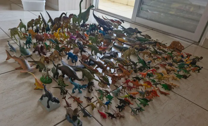 COLEÇÃO GIGANTE DE DINOSSAURO